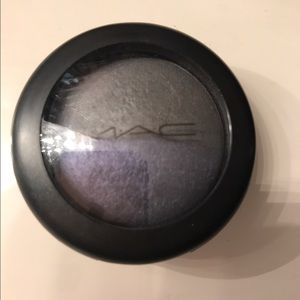 Mac duo eyeshadow shimmer satin finish