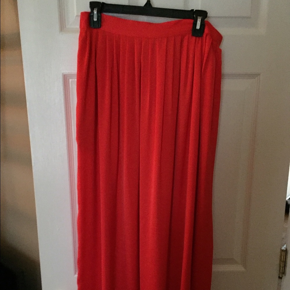 BCBG Sophia pleated maxi skirt