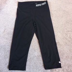 Nike crop yogas
