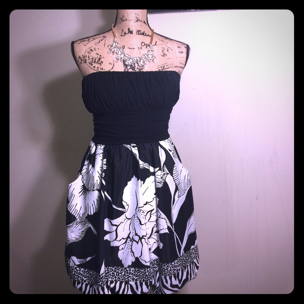 Strapless Fitted Top Dress Flare Bottom Flowers