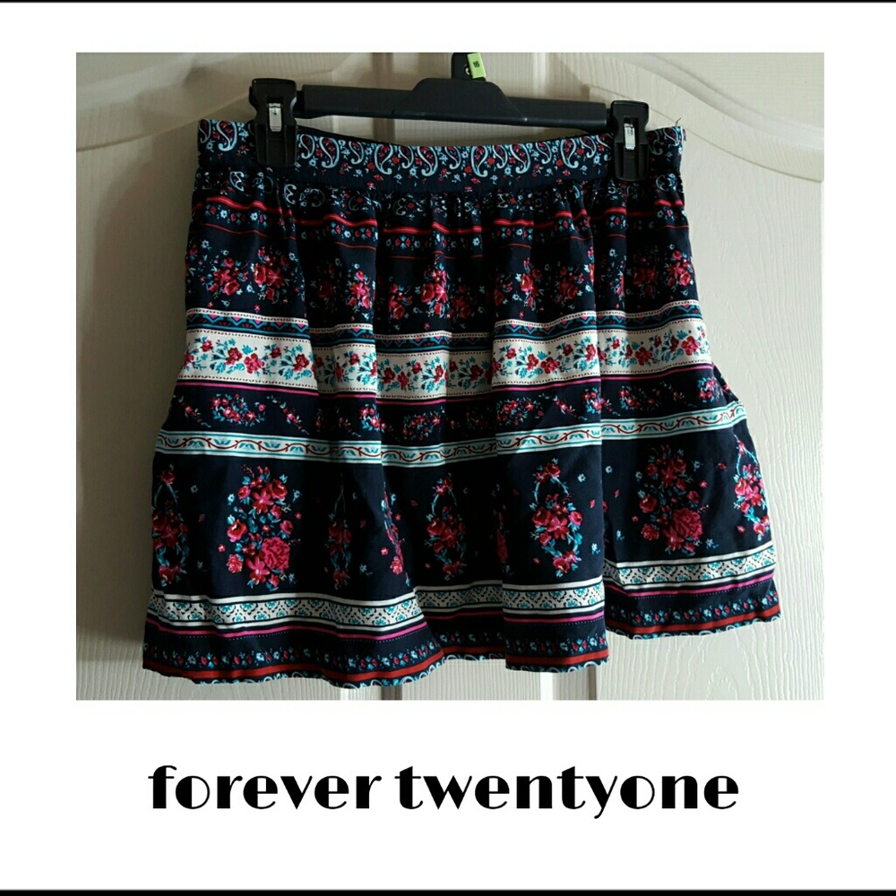🌹🌼🌺Perfect for Spring Forever21 Skirt🌺🌼🌹