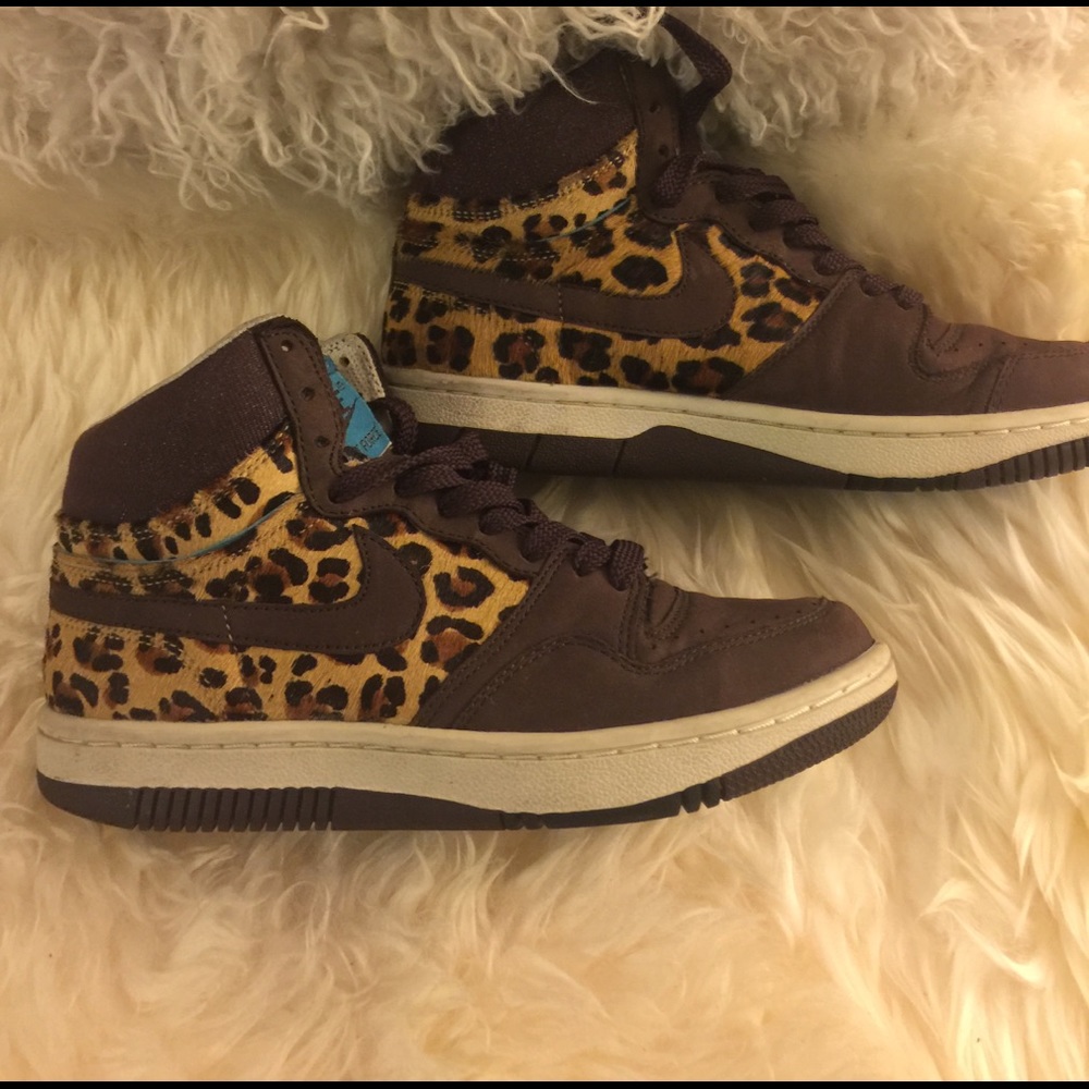 Nike women's sneaker size 7.5 leopard print
