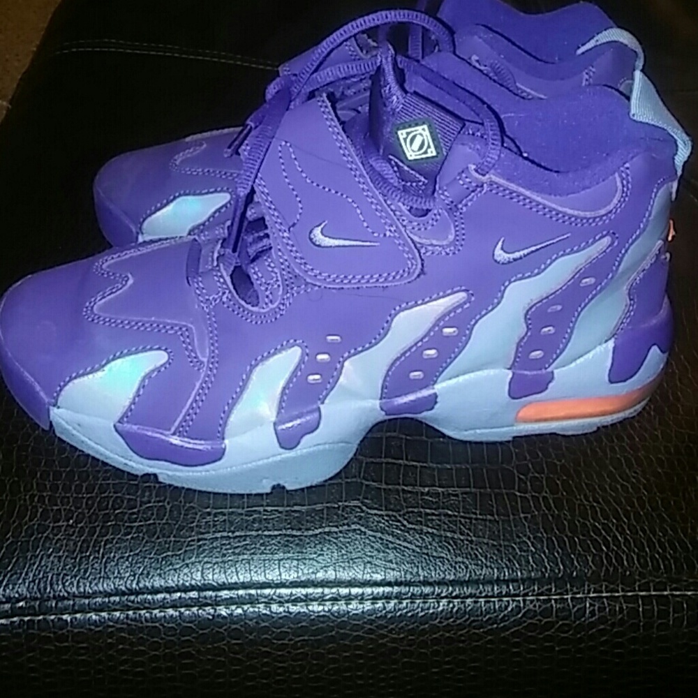 Nike basketball shoe