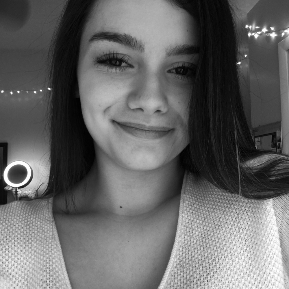 Meet your Posher, Angela