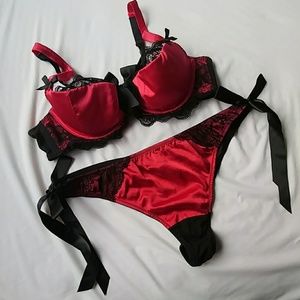 NWOT French Cup Balconette 42B