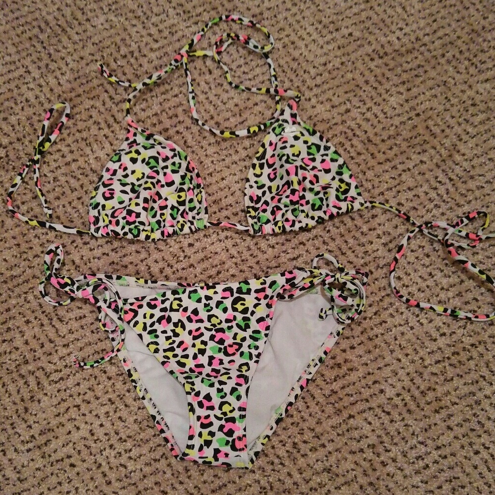 Lost brand from PacSun string bikini