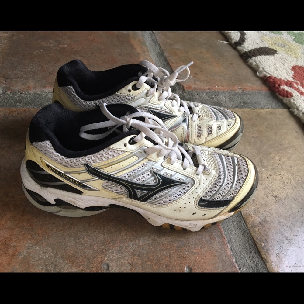 USED Mizuno volleyball shoes!🏐