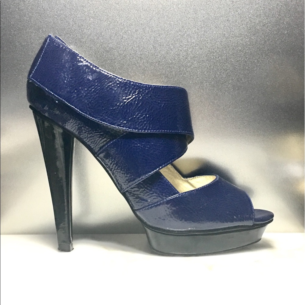 Steve Madden 🎪 Hot-Blue Patent Strappy Platforms