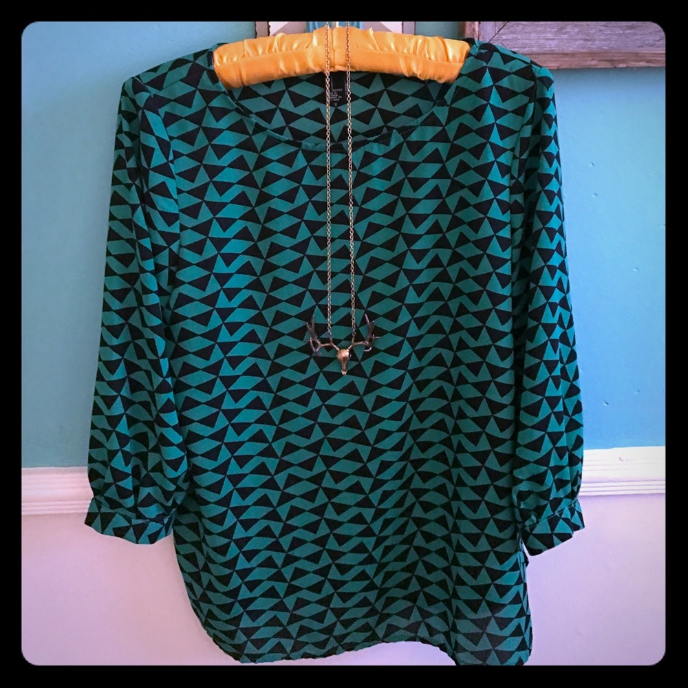 Forever 21 black green geo shapes blouse