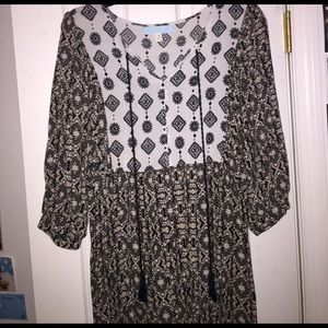 Flow-y patterned dress with string tassels