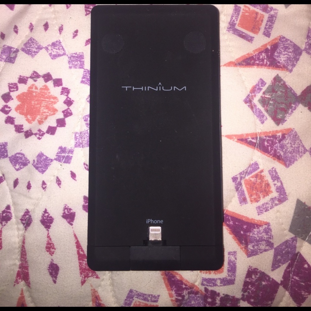 THINIUM iPhone charger