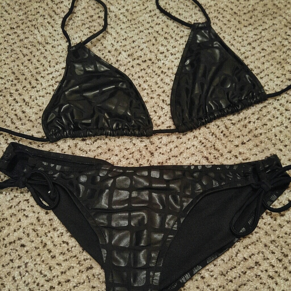 Sexy animal print black bikini w/ruched bottoms