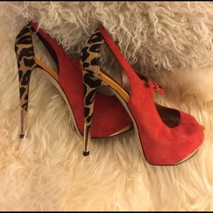 Boutique 9 size 8 heel excellent condition