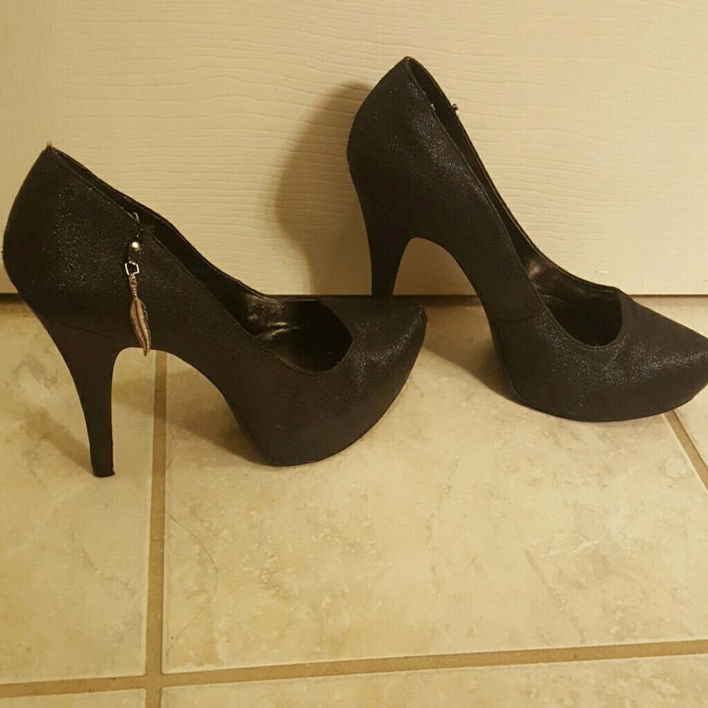 Carlos Santana pumps