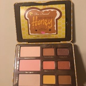 BRAND NEW Too Faced PB & Honey Palette 🐝