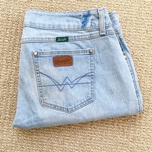 Light wash Wrangler Jeans