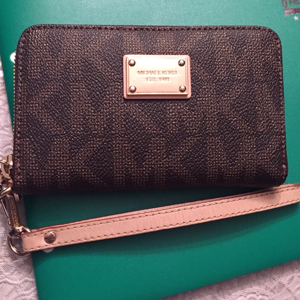 MK wristlet