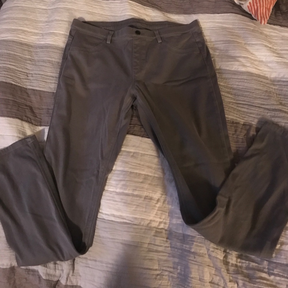 Uniqlo grey legging pants