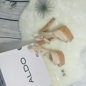Aldo nude patent leather platform sandal w. strap