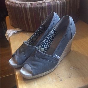 Gray Tom Wedges 🌸