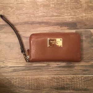 Michael kors wallet