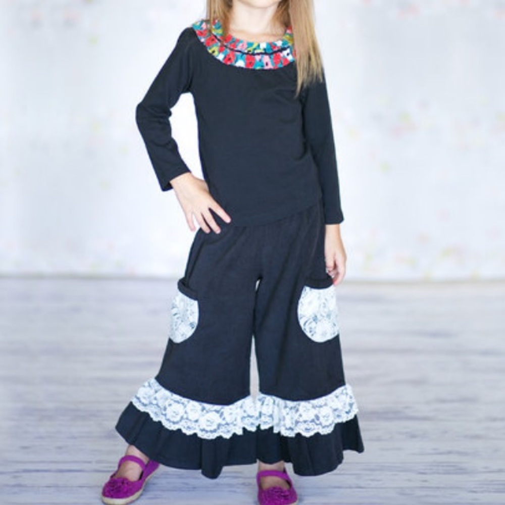 Jelly the Pug Capri Set (Attn: Twin Moms!!)