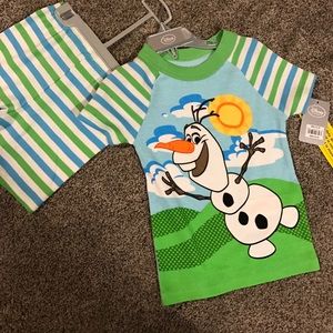 NWT. Olaf pajama set.