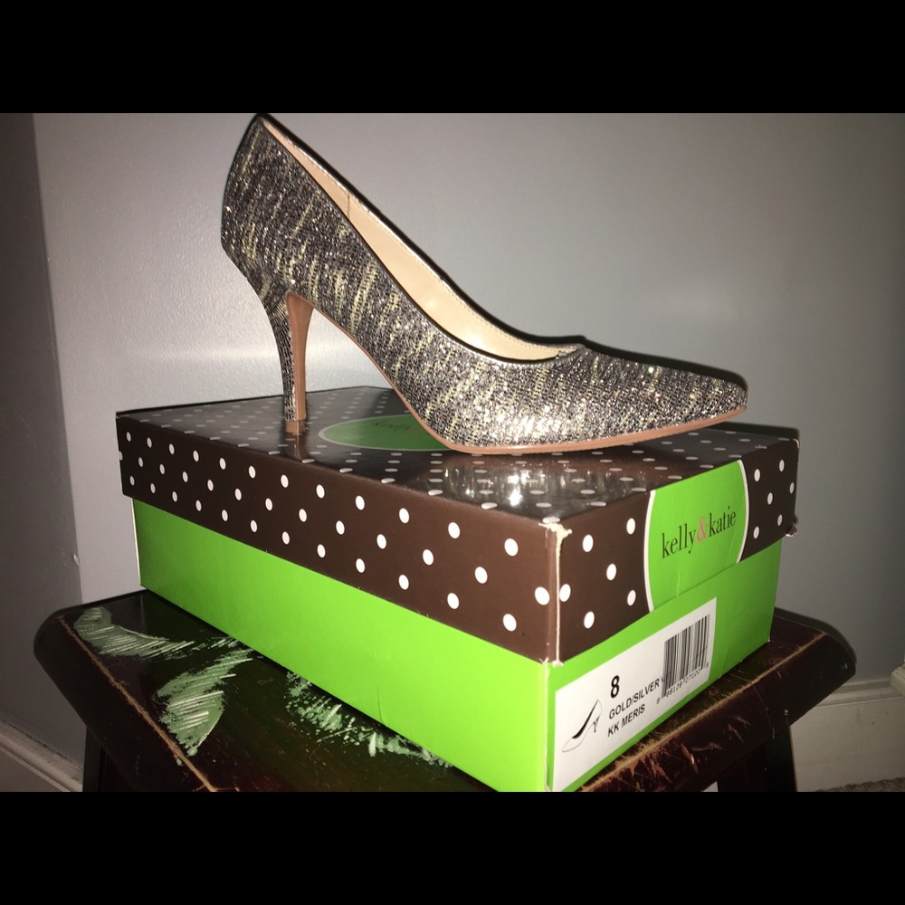 SALE. Formal Silver Pumps