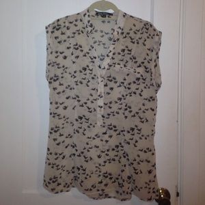 Bird patterned sleeveless shirt