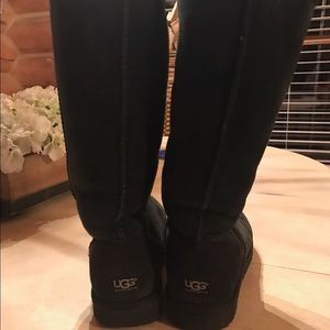 Black tall uggs BARELY WORN-like new!!!