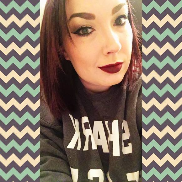 Meet your Posher, Tori - Picture 1 of 1