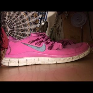 Pink Nike free 5.0