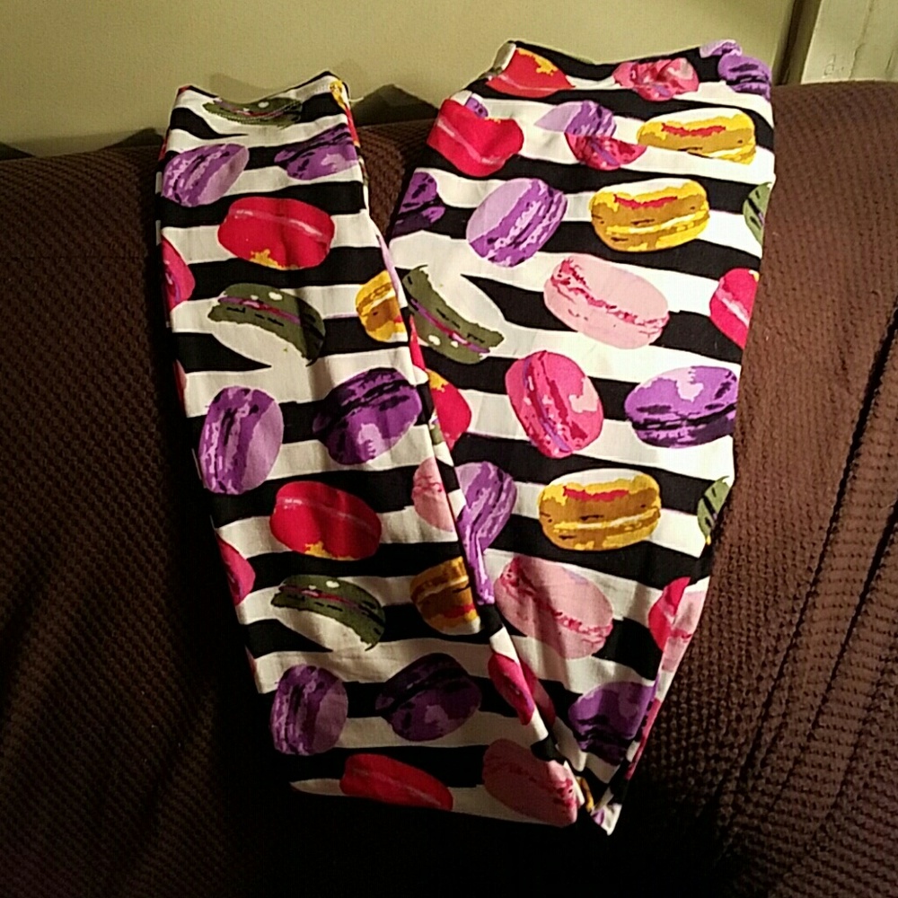 New OS Macaron Lularoe Leggings