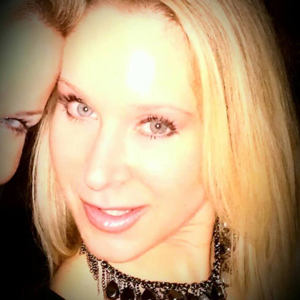 Meet your Posher, Casey