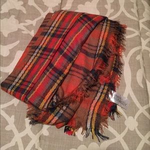🔴 NWOT Funky Monkey Blanket Scarf