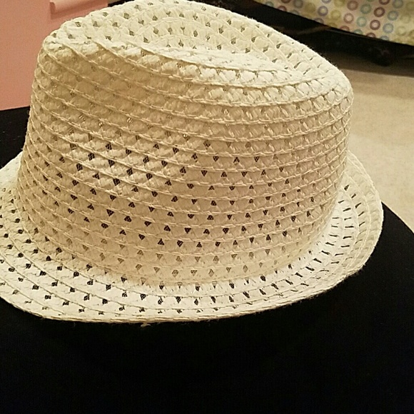 White fedora hat - Picture 1 of 3