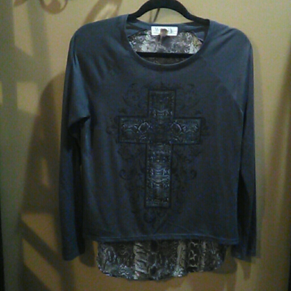 beautiful dressy blouse.