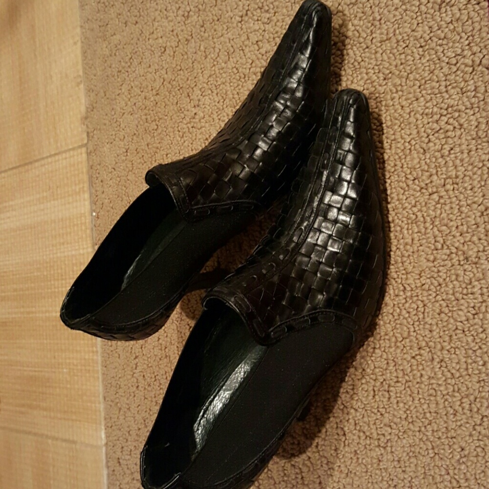 Donald J. Pilner Black Ankle Boots 7.5