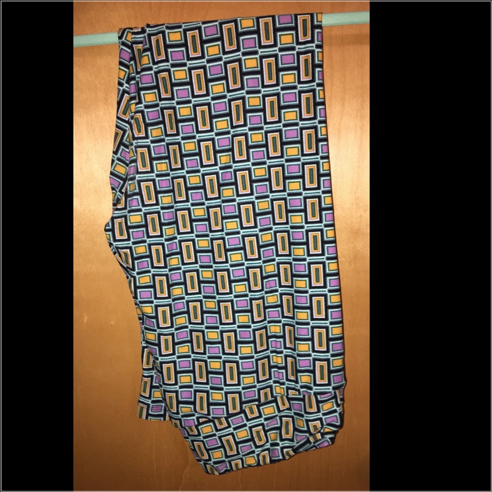 LULAROE TC LEGGINGS WORN ONCE