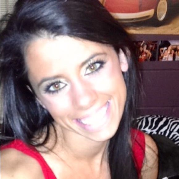 Meet your Posher, Nicolette - Picture 1 of 1