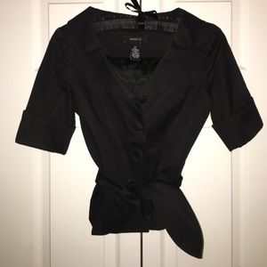 Jacki o style 3/4 sleeved blazer.