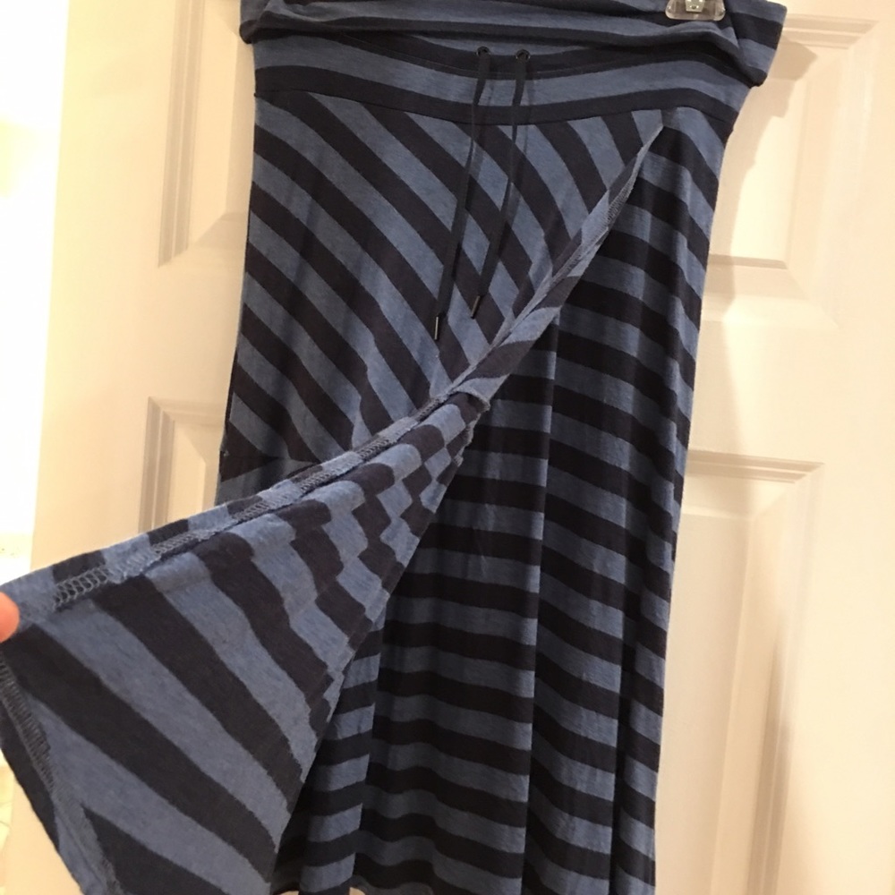 Athleta navy striped knit skirt
