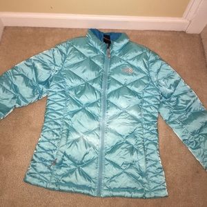 kids north face puff jacket in blue