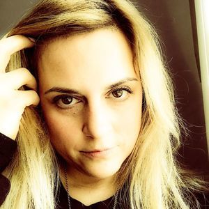Meet your Posher, Adrienne