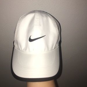 Brand new cute Nike women's hat NEVER WORN