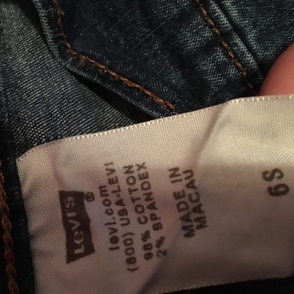 Pair of Levi's - Picture 3 of 4