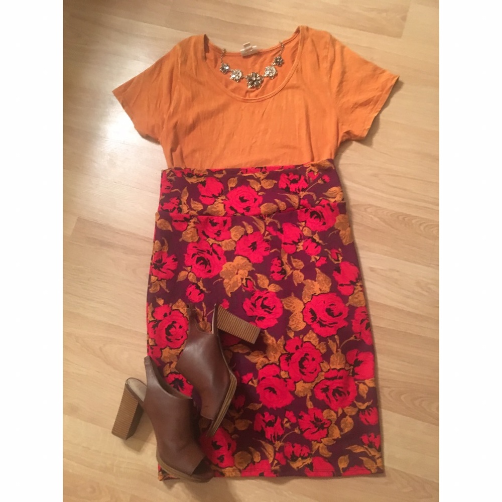 Lularoe L Cassie & L Classic T