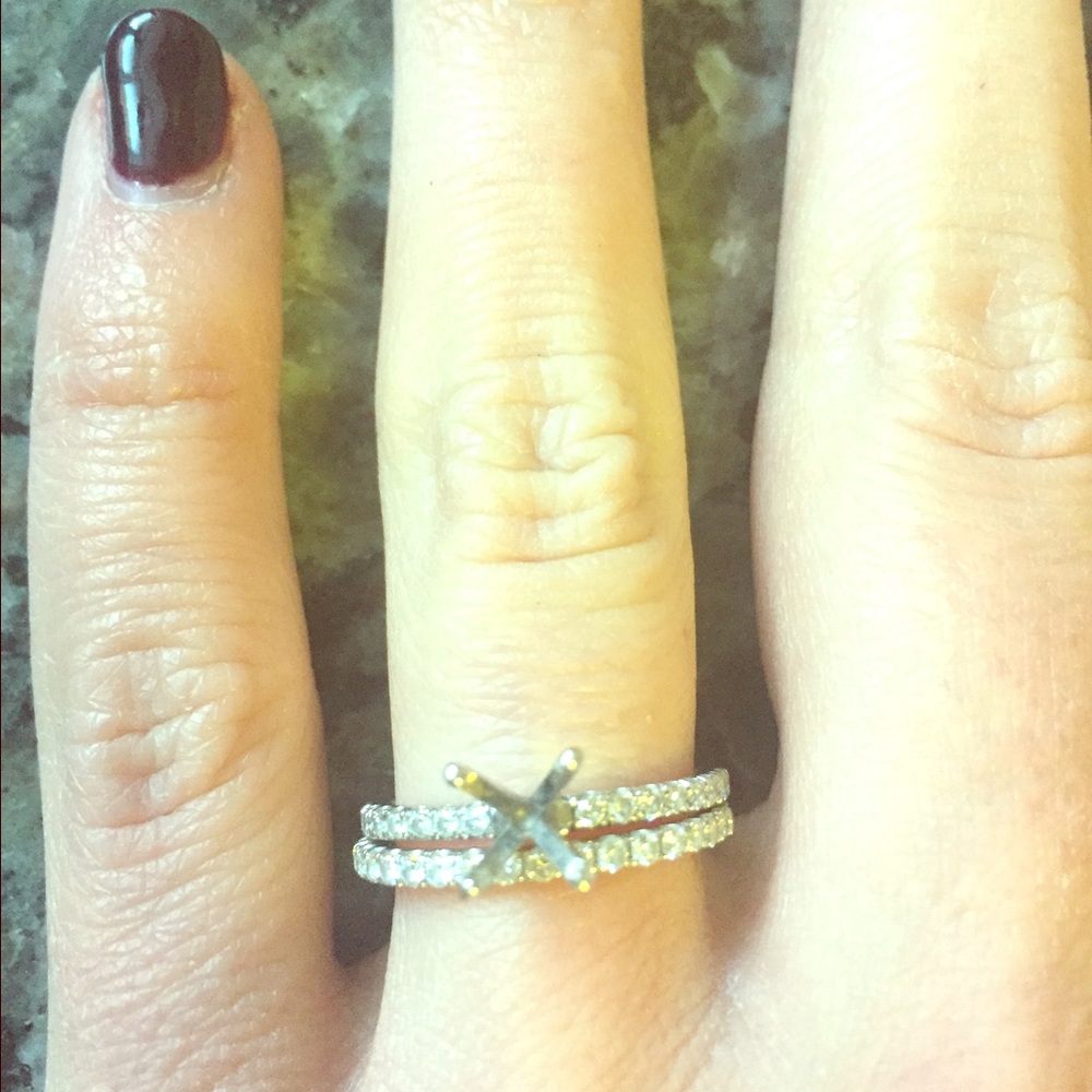 Engagement setting with matching band