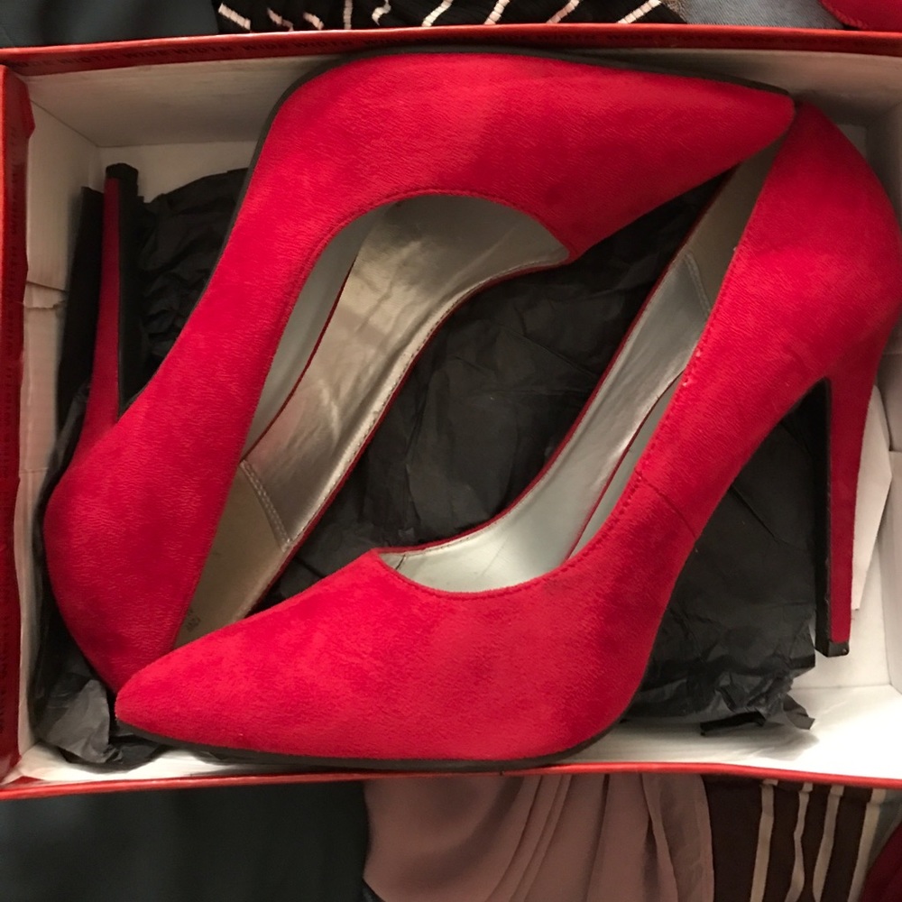 Hot red high heels! Size 12W in women.