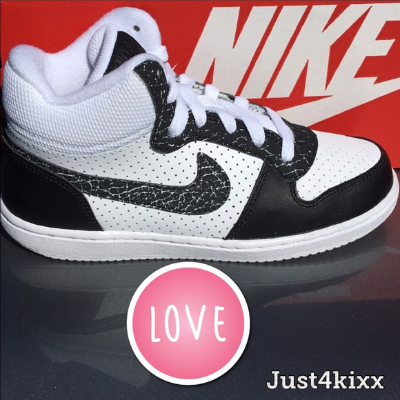 New Priceless Nike Sneaker. ❤️❤️❤️❤️ - Picture 2 of 2